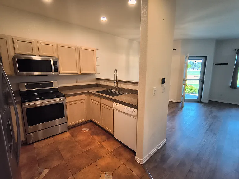 681 S Depew St — Photo 10