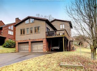 203 Willowcrest Dr, Charleston, WV 25311