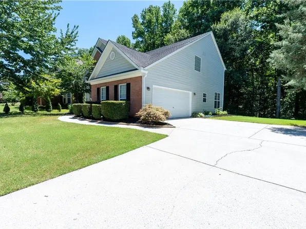 2238 Saint Albans Pl, Buford, GA 30519