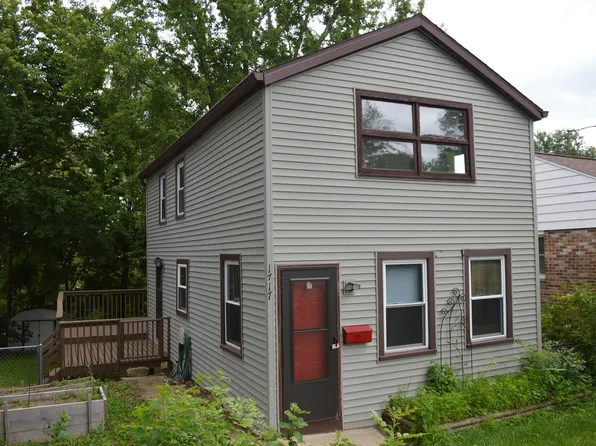 1717 Loftsgordon Ave, Madison, WI 53704