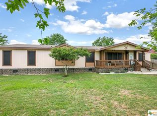 157 Davie Ln, Marion, TX 78124