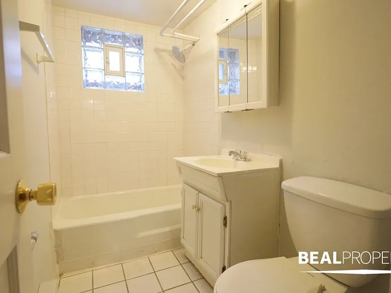 656 W Cornelia Ave #22 — Photo 6