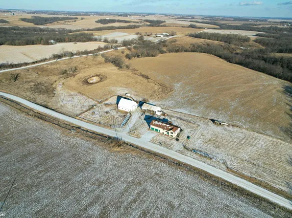 7117 141st Pl, Albia, IA 52531