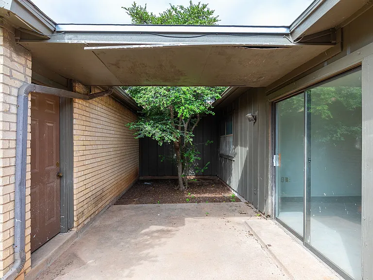 4925 Greenslope Dr — Photo 28