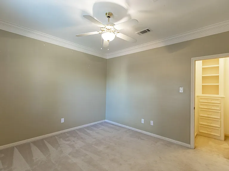 4418 Jane St — Photo 23