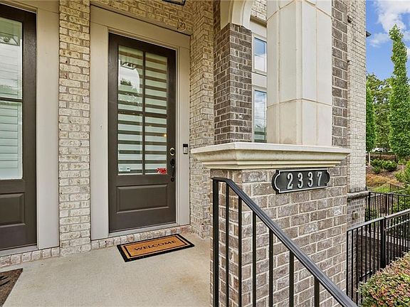 3rd image of 2337 Brissett Ln