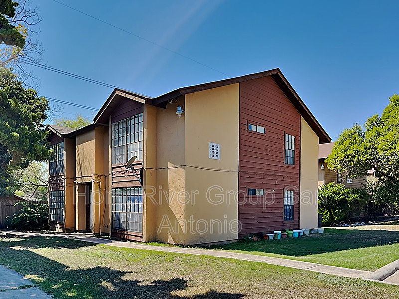 1st image of 10605 Starcrest Dr