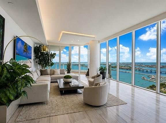 4th image of 2020 N Bayshore Dr APT 3902