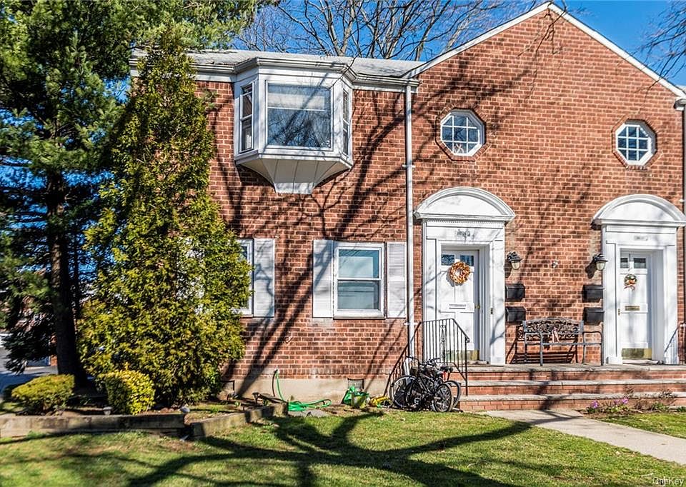1st image of 260-25 73rd Ave #2