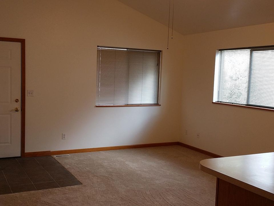 2nd image of 311 W 8th St