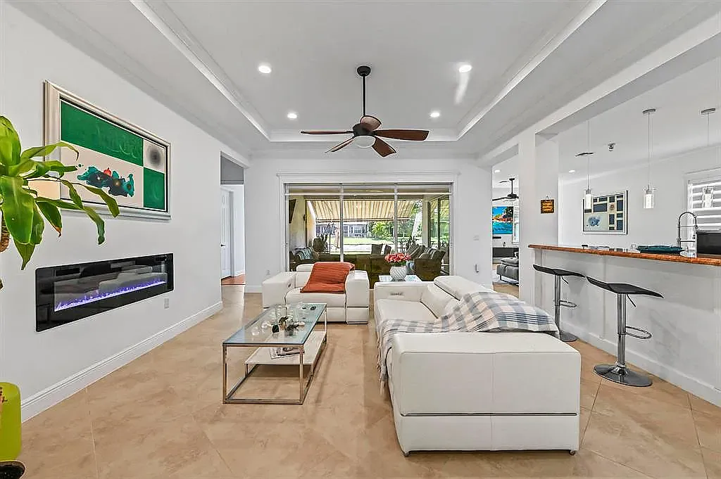 Building Photo - 2350 Bellarosa Cir