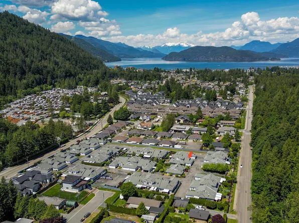 730 McCombs Dr #39, Harrison Hot Springs, BC V0M 1A3