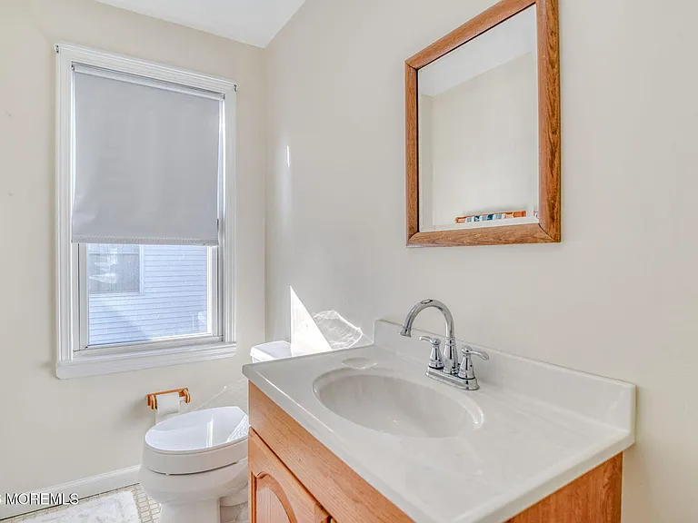 26 Heck Ave — Photo 38