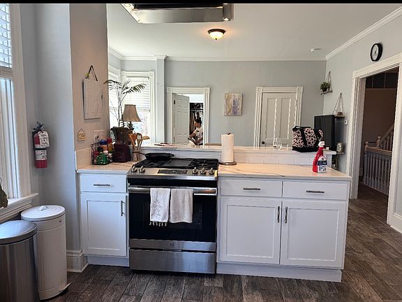 5th image of 27 Taber Ave #2