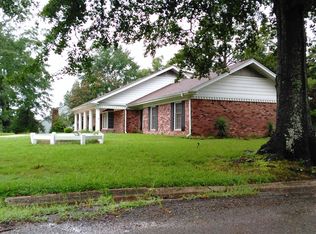 410 E 3rd St, Fordyce, AR 71742