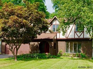 5 Pitch Pine Rd, Albany, NY 12203