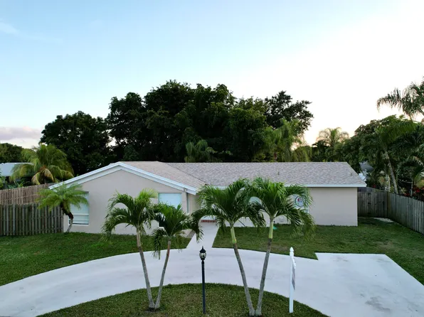 10390 Sleepy Brook Way, Boca Raton, FL 33428