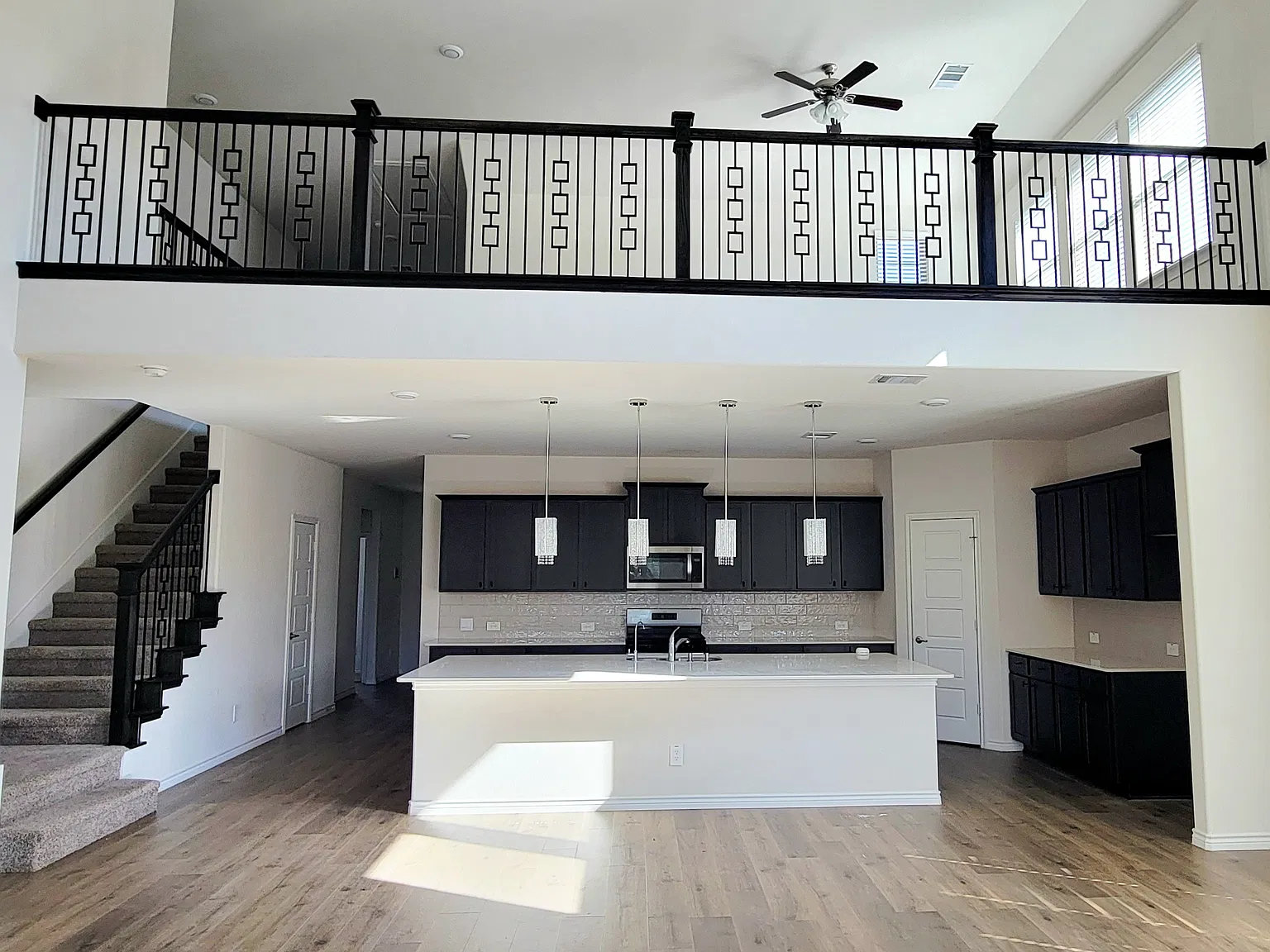 4 bed, 2964 sqft, $2,790 — Photo 3