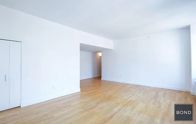 Rented by Bond New York | media 3