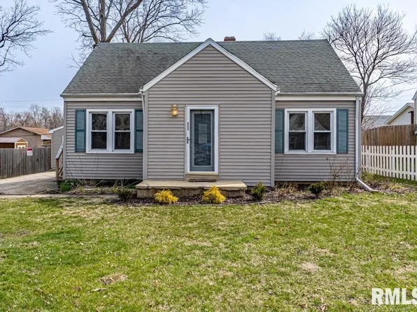 306 Howard St, East Peoria, IL 61611