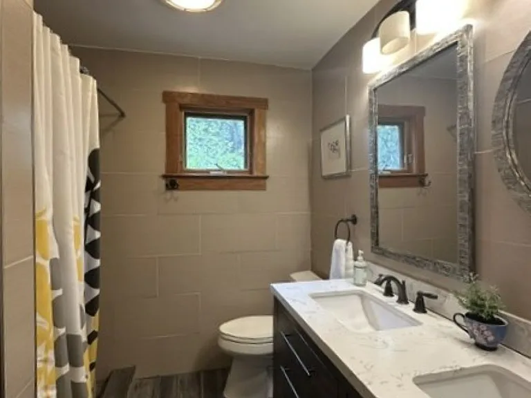 44 Lynn Ave — Photo 6