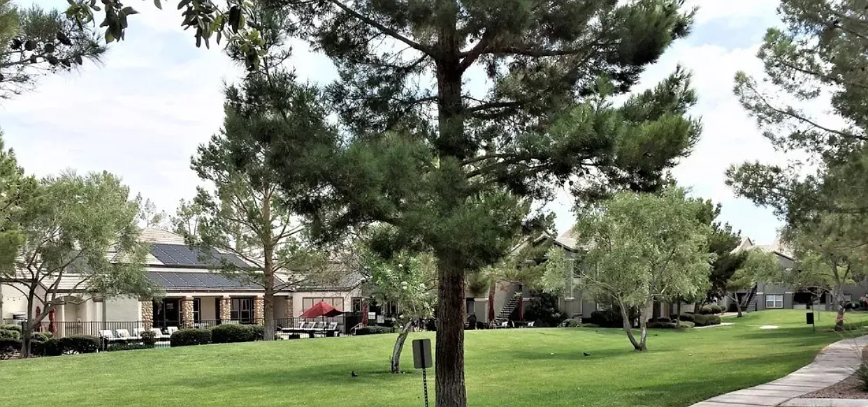 555 E Silverado Ranch Blvd — Photo 2