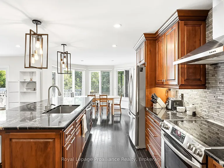 37 Ravine Dr — Photo 16
