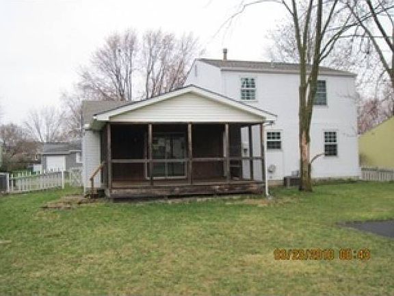 2nd image of 1655 Evinrude Ave