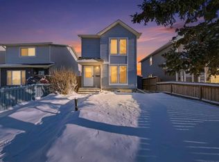 284 W Falton Dr NE, Calgary, AB T3J 2X2