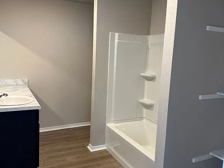 117 Logan Dr — Photo 12