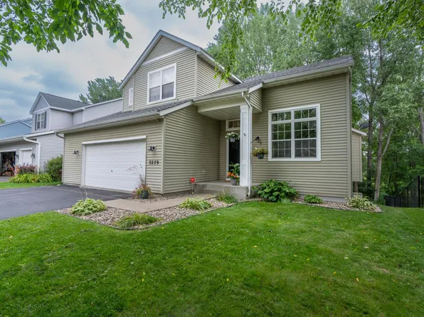 3279 N View Ln, Woodbury, MN 55125