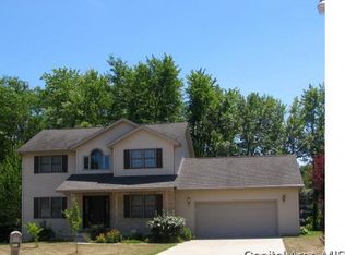 18 Spring St, Riverton, IL 62561