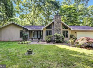 1000 Twin Lakes Rd, Lewisberry, PA 17339