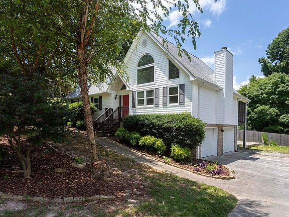 5th image of 70 Pamela Ln