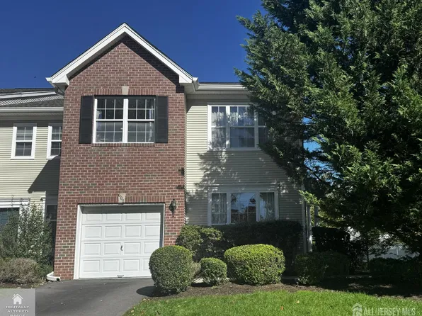 601 Creststone Cir, Princeton, NJ 08540