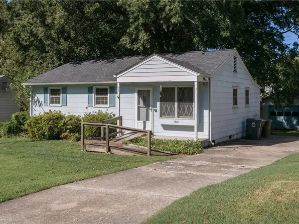 1402 Clegg St, Greensboro, NC 27407