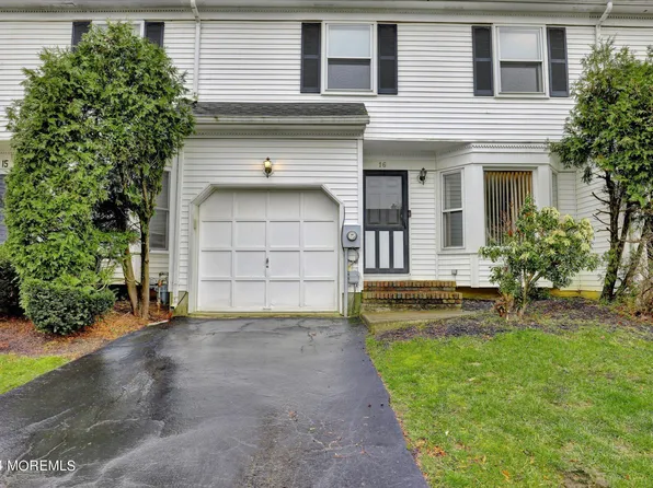 16 Carriage Lane, Englishtown, NJ 07726