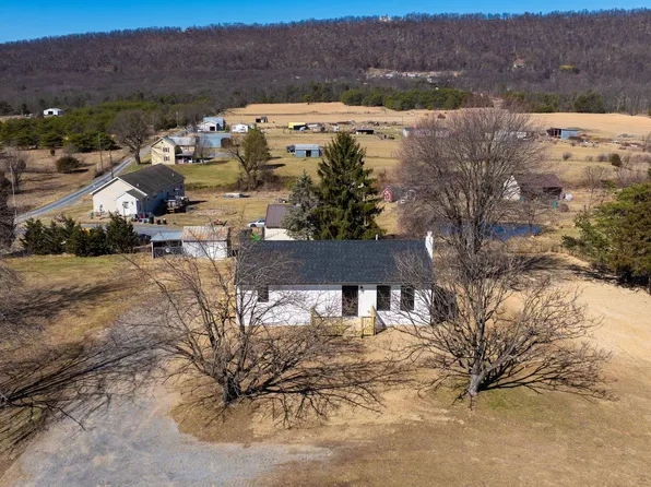 1523 Reunion Corner Rd, Gerrardstown, WV 25420