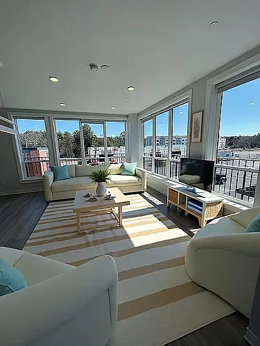 Residences at Sharon Gallery — Photo 25