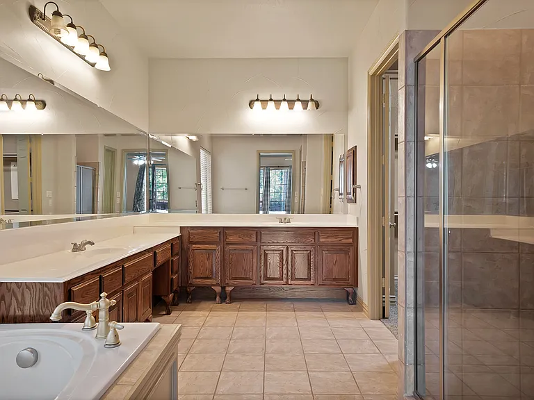2245 Homestead Ln — Photo 12