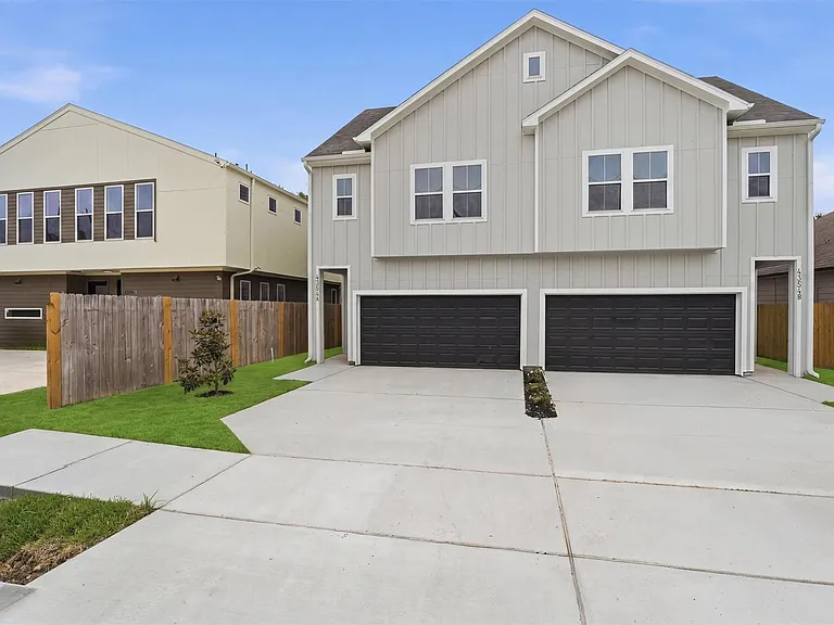 4354 Clover St #A — Photo 2