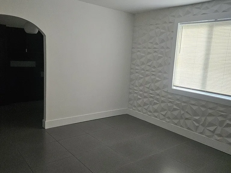 200 SW 3rd Ave — Photo 8