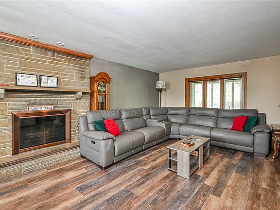 5th image of 3118 Haberlein Rd