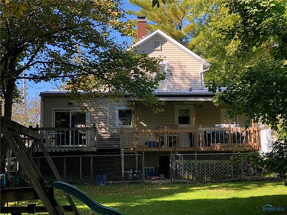 3rd image of 425 Water St