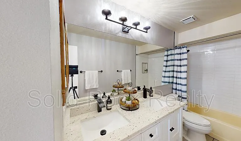 8450 Camfield Cir — Photo 18
