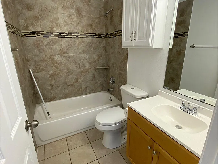 1304B Conway Dr — Photo 9