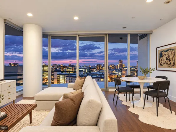 3130 N Harwood St APT 1905, Dallas, TX 75201
