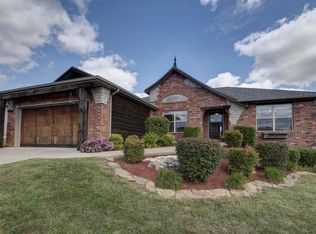 988 S Ballard Dr, Nixa, MO 65714