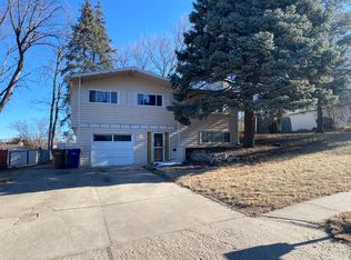 1129 Wilroy Rd, Bellevue, NE 68005