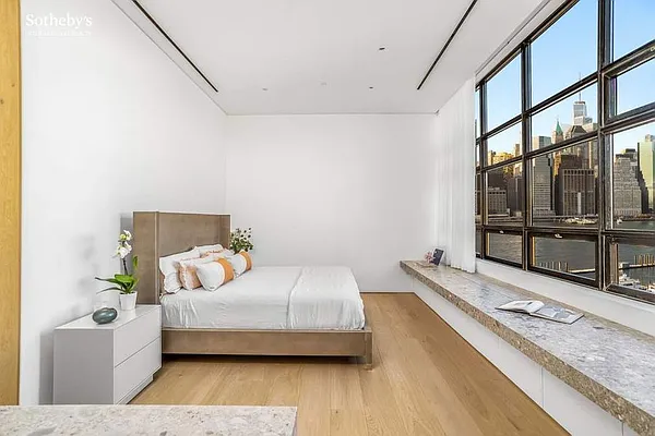 Rented by Sotheby's International Realty | media 41